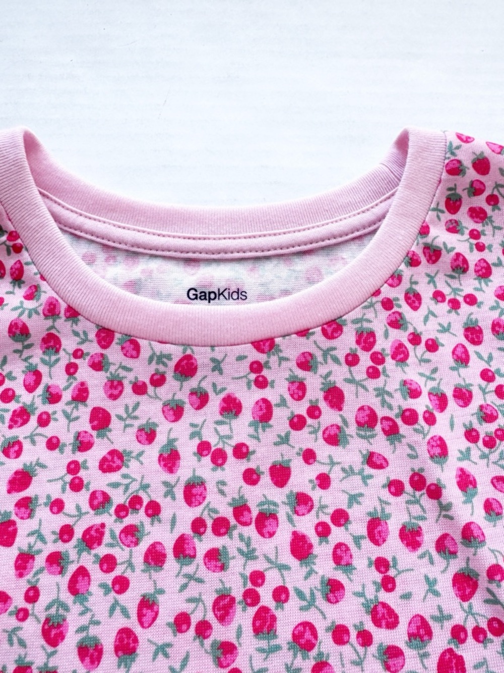 Gap Girls New Short Pajama Set in Strawberry & Cherry
Print NWT - Picture 5 of 16